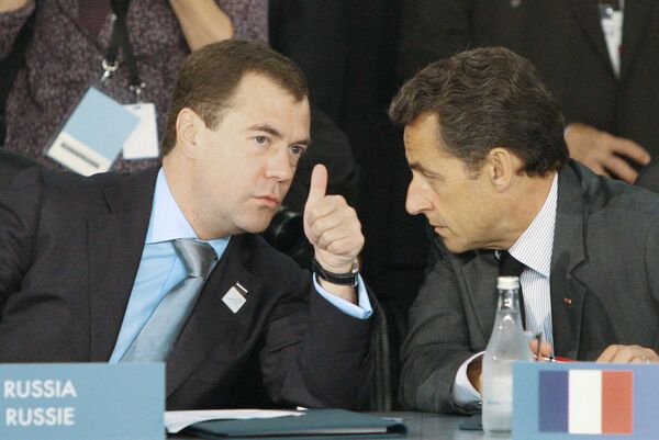 Дмитрий Медведев и Николя Саркози на саммите G20 в Торонто