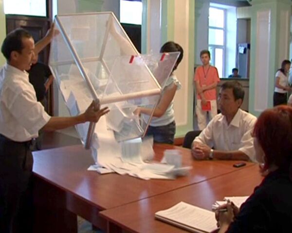 Подсчет голосов избирателей начался в Киргизии