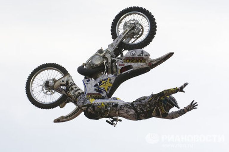 Третий этап. Соревнования по фристайл-мотокроссу Red Bull X-Fighters 2010