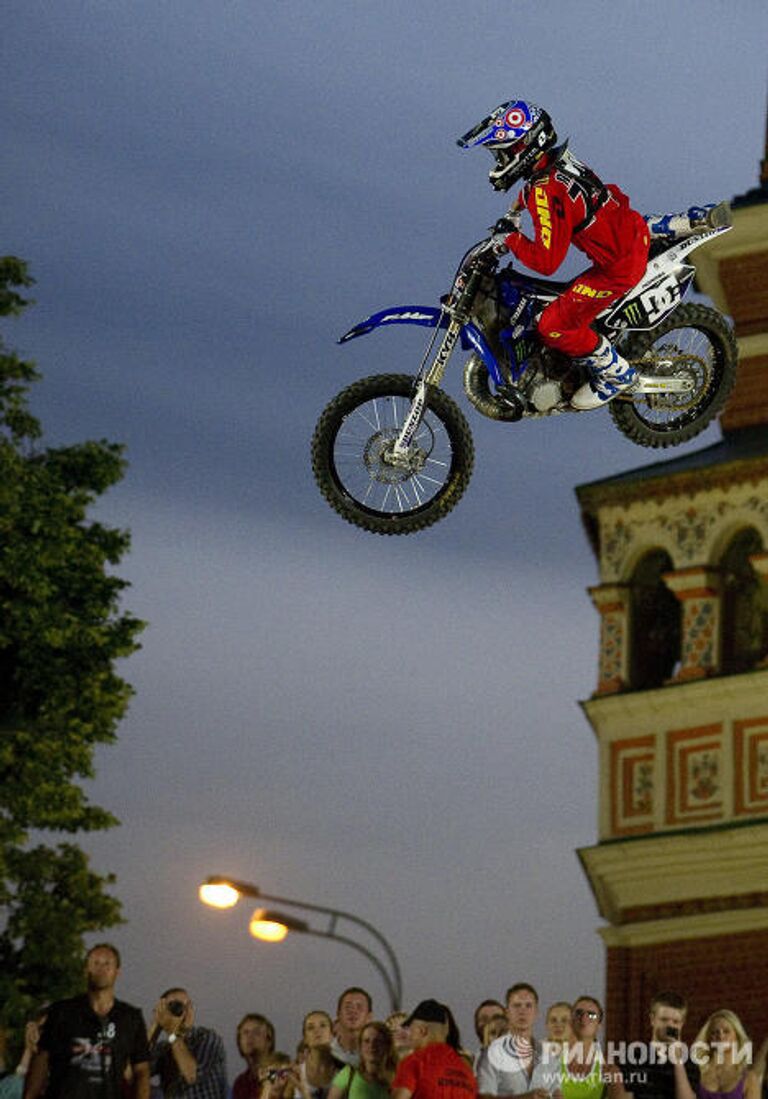 Третий этап. Соревнования по фристайл-мотокроссу Red Bull X-Fighters 2010