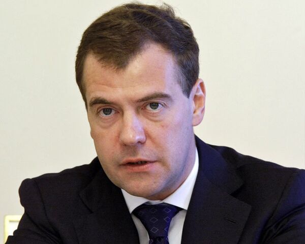 Медведев рассказал, кому повысят зарплату в 2011 году