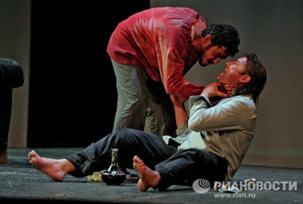 Спектакль Национального драматического центра Мадрида Платонов
