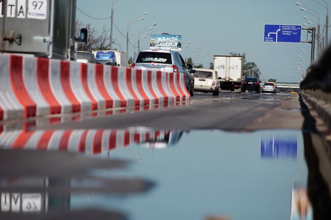 Затруднено движение на Ленинградском шоссе в связи с ремонтными работами на путепроводе Октябрьской железной дороги