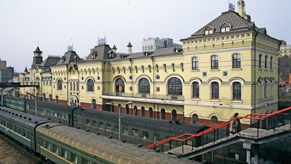 Железнодорожный вокзал города Владивостока. Архивное фото