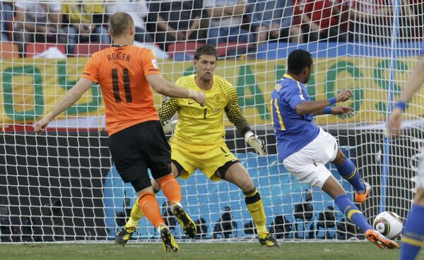 Игровой момент матча Нидерланды - Бразилия