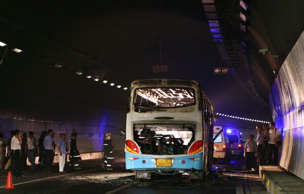 Сгоревший в Китае автобус
