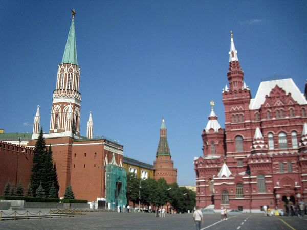 Открытие замурованной иконы на Никольской башне Кремля