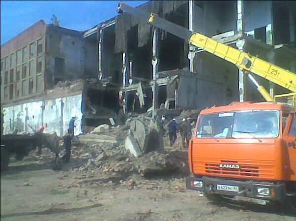 Пятиэтажное нежилое здание частично обрушилось в Саратовской области