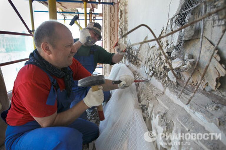 Реставрация надвратных икон Спасской и Никольской башен Кремля