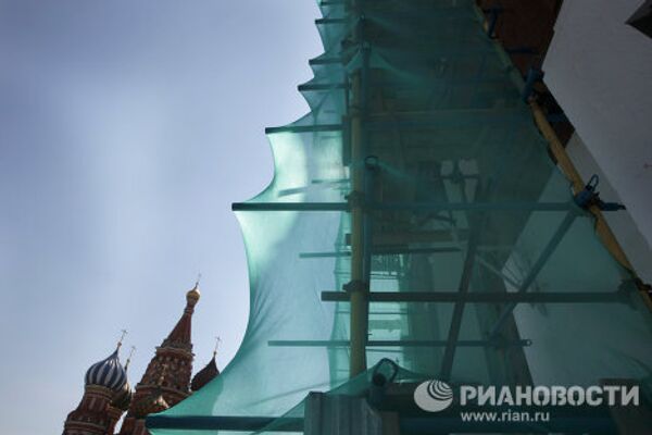 Реставрация надвратных икон Спасской и Никольской башен Кремля