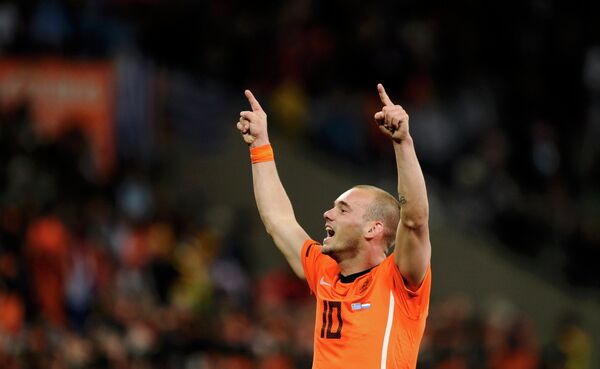 Голландский полузащитник Уэсли Снейдер признан лучшим игроком матча Уругвай - Нидерланды