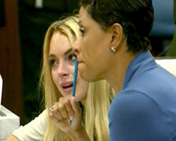 Лохан расплакалась во время вынесения приговора о тюремном заключении