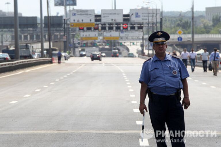 Открытие трехполосной эстакады в районе Московского международного делового центра Москва-Сити