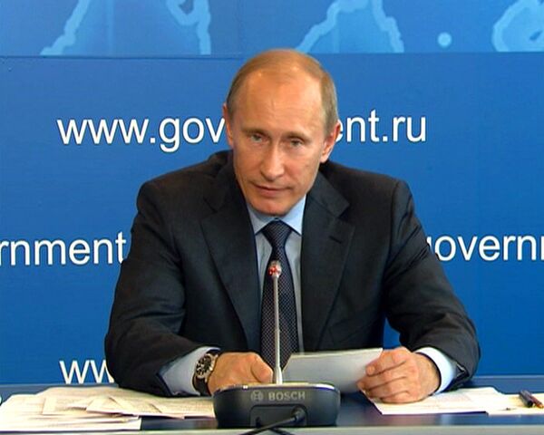 Путин: мы будем отслеживать, как аэропорты в РФ приводят в порядок