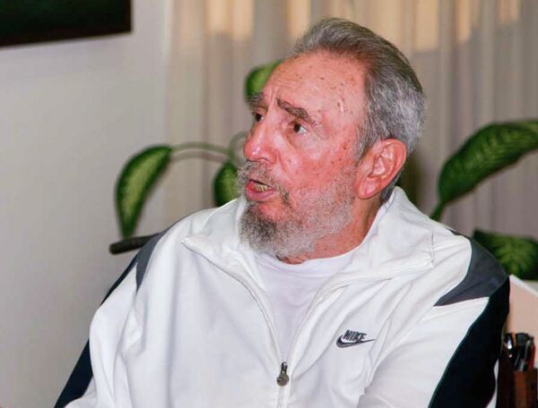 Фидель Кастро посетил Национальный центр научных исследований Кубы