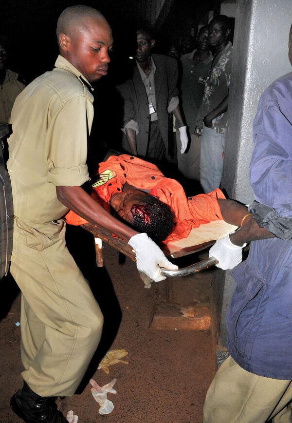 Пострадавший при взрыве в Уганде 12 июля 2010