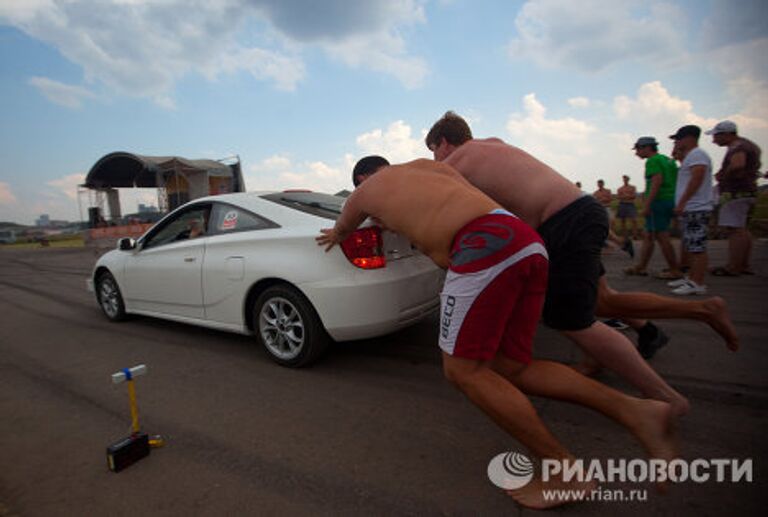 Международный автомобильный фестиваль Автоэкзотика проходит в Москве