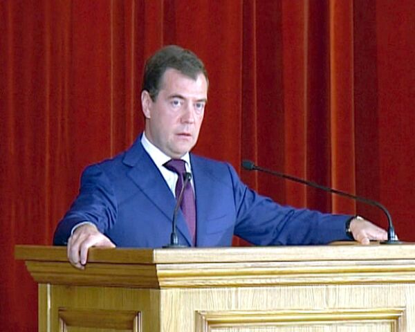 Медведев определил новый Отче наш для дипломатов