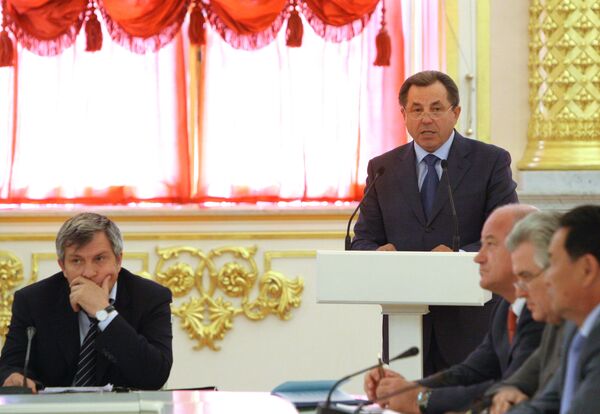 Председатель Московской областной думы Валерий Аксаков (в центре), Архив
