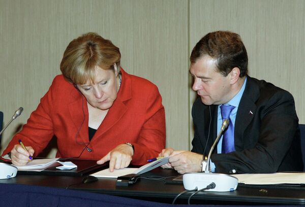 Президент РФ Д.Медведев и канцлер ФРГ А.Меркель на встрече с бизнесменами в Екатеринбург