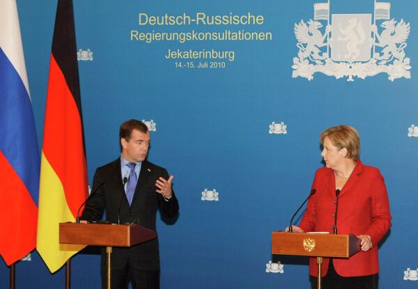 Д.Медведев и А.Меркель на пресс-конференции в Екатеринбурге