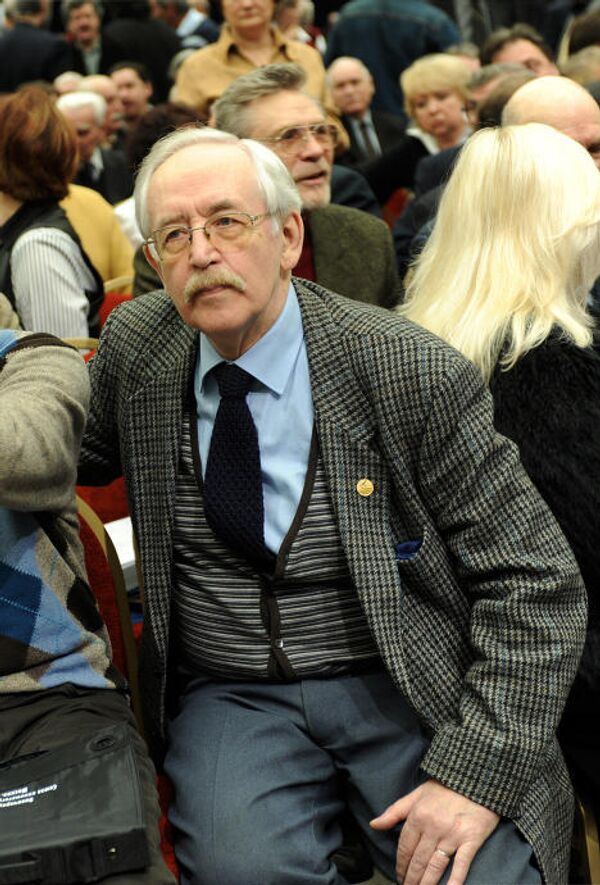 Василий Ливанов на чрезвычайном съезде Союза кинематографистов в Москве