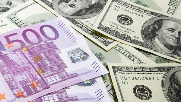 Доллар и евро продолжают дорожать к середине дня на ММВБ