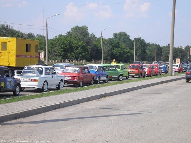 Автопробег «горбатых» прошел в Запорожье