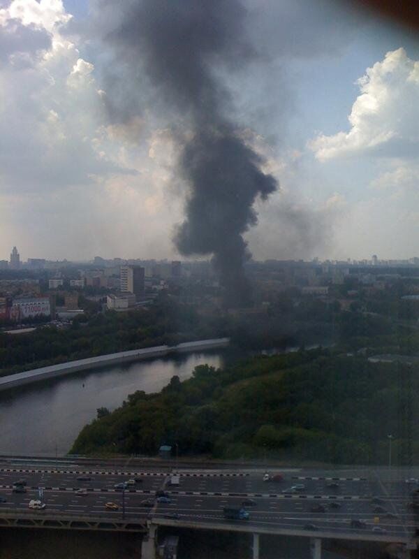 Пожар на заводе в Москве