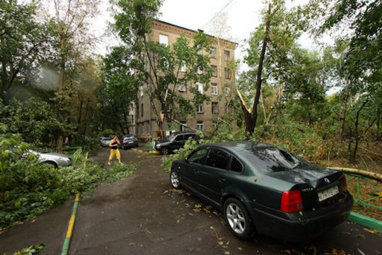 Последствия урагана в районе Соколиная гора