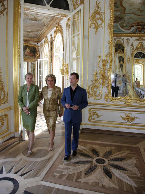 Медведев резиденция. Дворец Медведева. Резиденция Дмитрия Медведева. Дворец Путина комнаты.