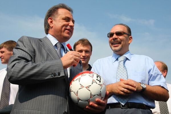 Глава Минспорттуризма РФ Виталий Мутко помогает развитию футбола в Иваново