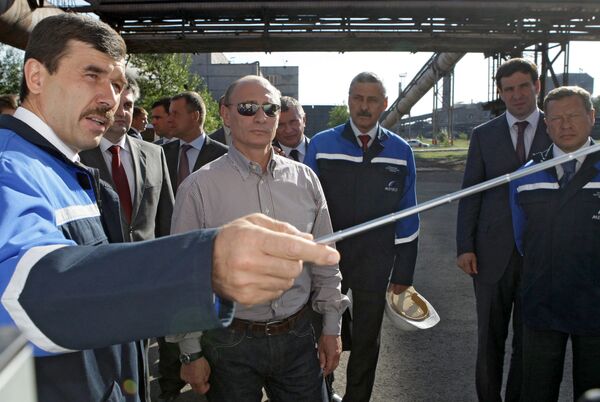 Премьер-министр РФ Владимир Путин посетил ОАО Челябинский металлургический комбинат