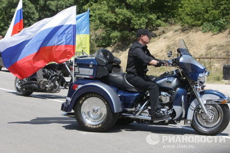 Владимир Путин и Ночные волки  на байк-шоу