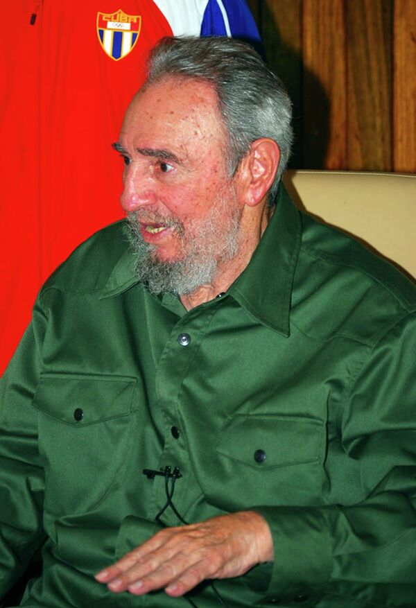 Фидель Кастро принял участие в торжественном мероприятии, посвященном памяти погибших при штурме казармы Монкада