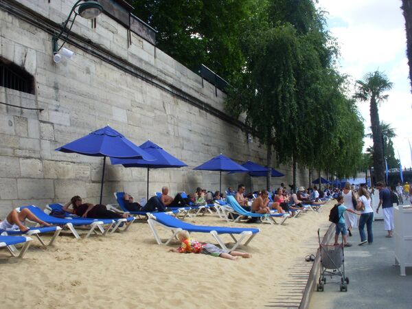 Акция «Парижский» пляж в столице Франции
