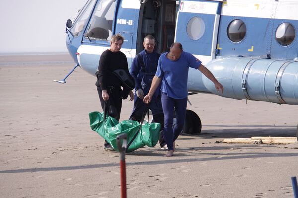 Спасательная операция на месте затопления сухогруза Варнек в Белом море