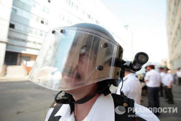 Демонстрация современной спецтехники и транспорта в НПО Спецтехники и связи МВД РФ