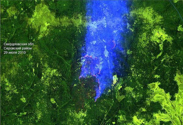 Очаги пожаров в Свердловской области. Снимок 29 июля 2010 года со спутника Landsat-5.