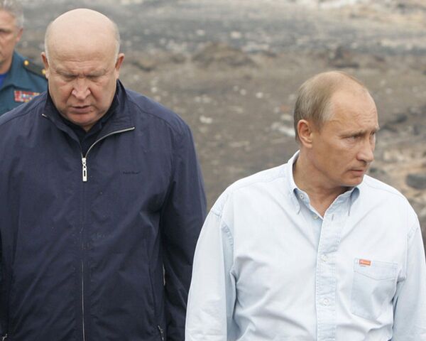Путин на пепелище пообещал помощь погорельцам и отставки чиновникам