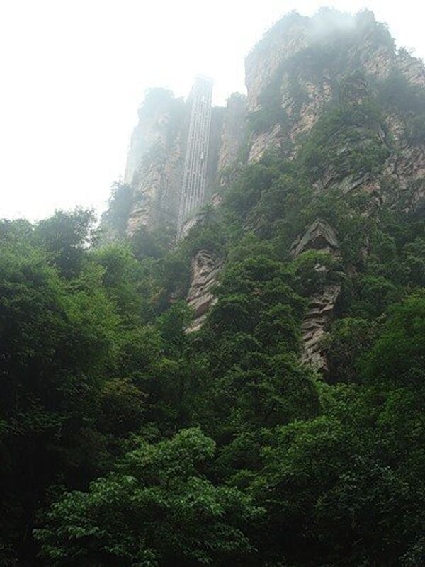 Парящие скалы в Китае