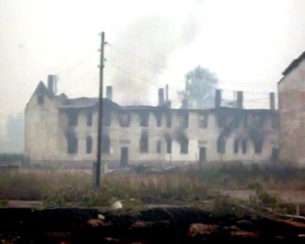 Лесной пожар уничтожил бараки в поселке Мирный в Нижегородской области 