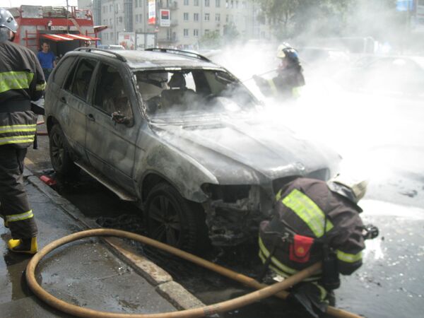 Сгоревший в Москве автомобиль