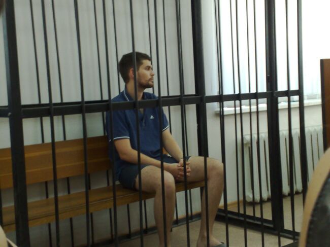 Арестованный рэпер Noize MC в зале суда в Волгограде. Архив