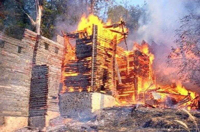 Пожар в городе Мастеров в Филевском парке