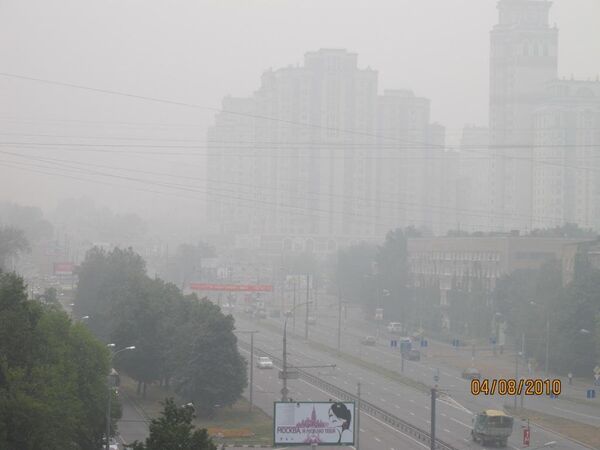 Смог на Ломоносовском проспекте 4 августа 2010 г.