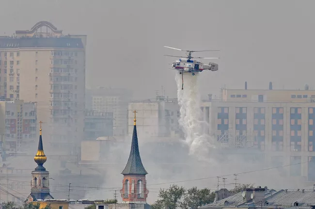 Пожар в храме святых апостолов Петра и Павла в центре Москвы
