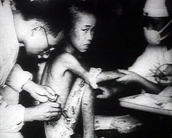 Взрыв атомной бомбы в Хиросиме уничтожил 200 тысяч человек. 1945 год