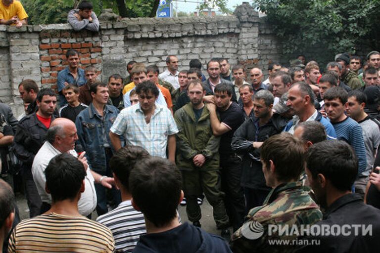 Во Владикавказе проходит запись добровольцев в народное ополчение