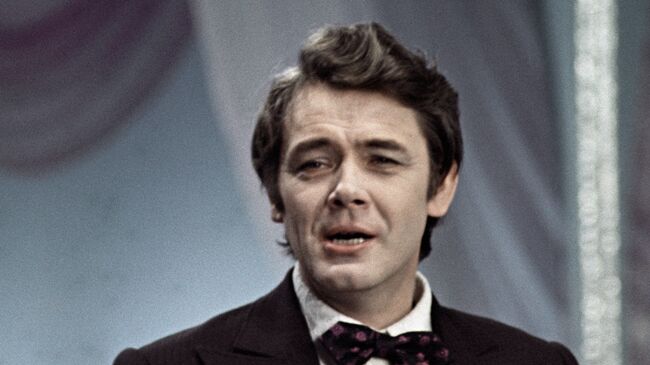 Певец Юрий Гуляев Певец Юрий Гуляев